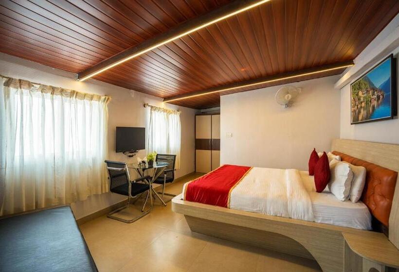 Номер Стандарт Трехместный, Seasons Suites   Koramangala