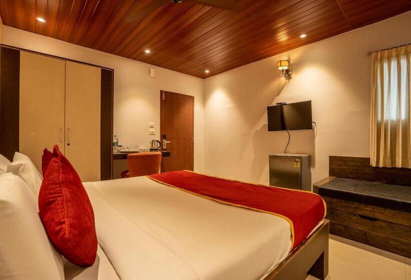 Семейный Номер, Seasons Suites   Koramangala