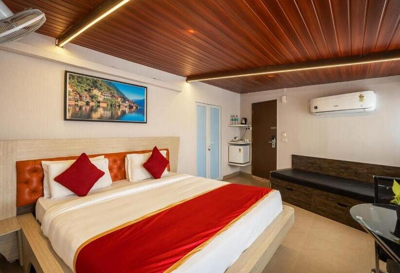 Трехместный Номер Deluxe, Seasons Suites   Koramangala