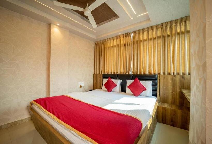 Номер Стандарт Трехместный, Seasons Suites   Koramangala