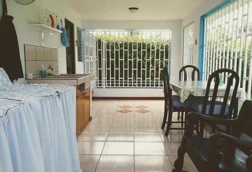 غرفة قياسية فردية, Room In House   Habitacion Y Bano Independientes