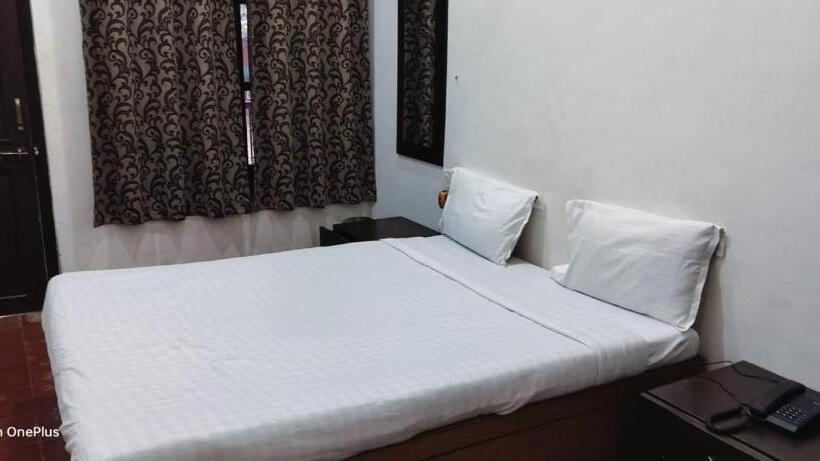 기본룸, Matheran Green Field Resorts