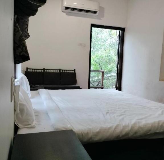 기본룸, Matheran Green Field Resorts