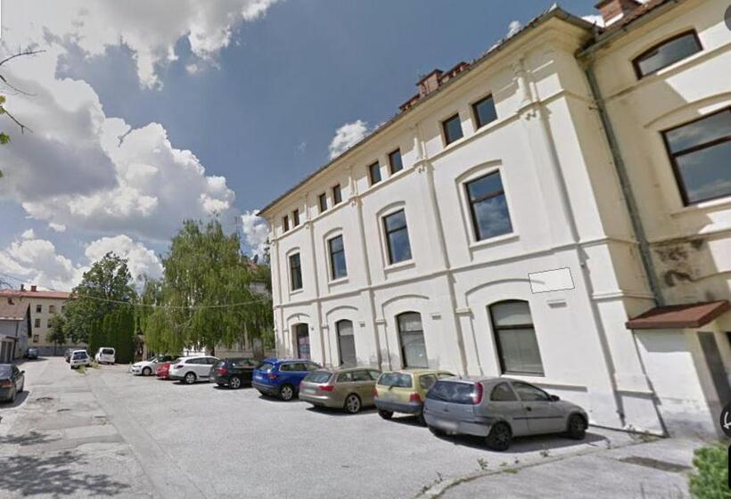 اتاق خانوادگی با سرویس بهداشتی مشترک, Hostel Underground