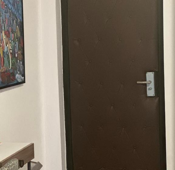 سوییت اجرایی, Guided Hospitality Luxury Accommodations