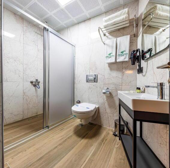 디럭스 패밀리 룸, Lenora Airport Hotel & İstanbul Airport