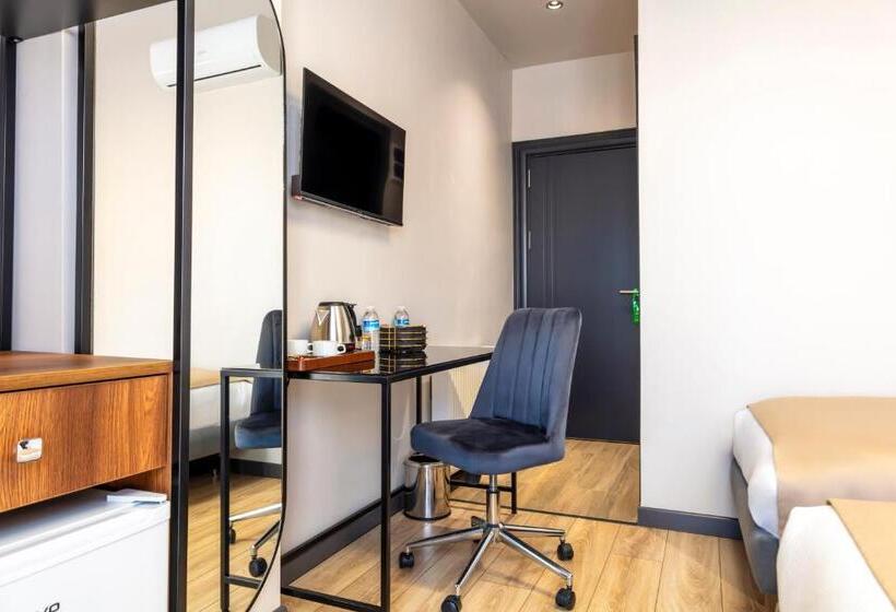 디럭스 패밀리 룸, Lenora Airport Hotel & İstanbul Airport