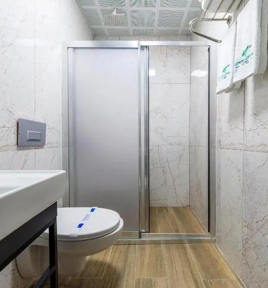 اتاق لوکس سه تخته, Lenora Airport Hotel & İstanbul Airport