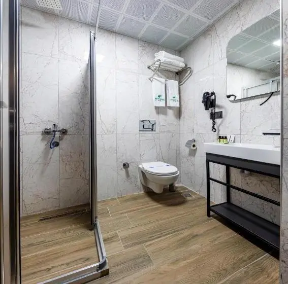 اتاق لوکس چهار تخته, Lenora Airport Hotel & İstanbul Airport