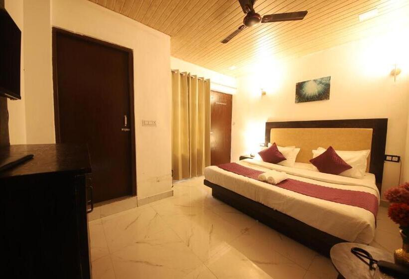 Camera Deluxe, Perfectplus Mussoorie