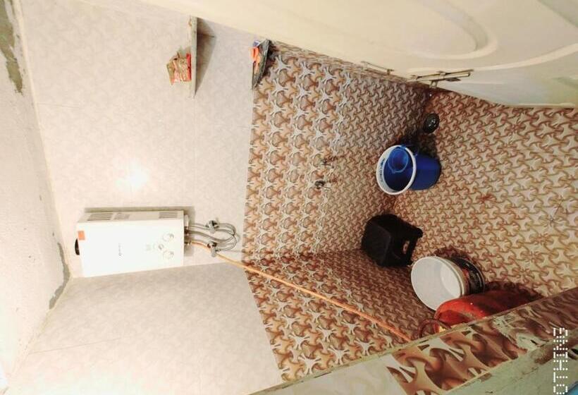 غرفة قياسية سرير كينج, Shriguru Guest House Akkalkot