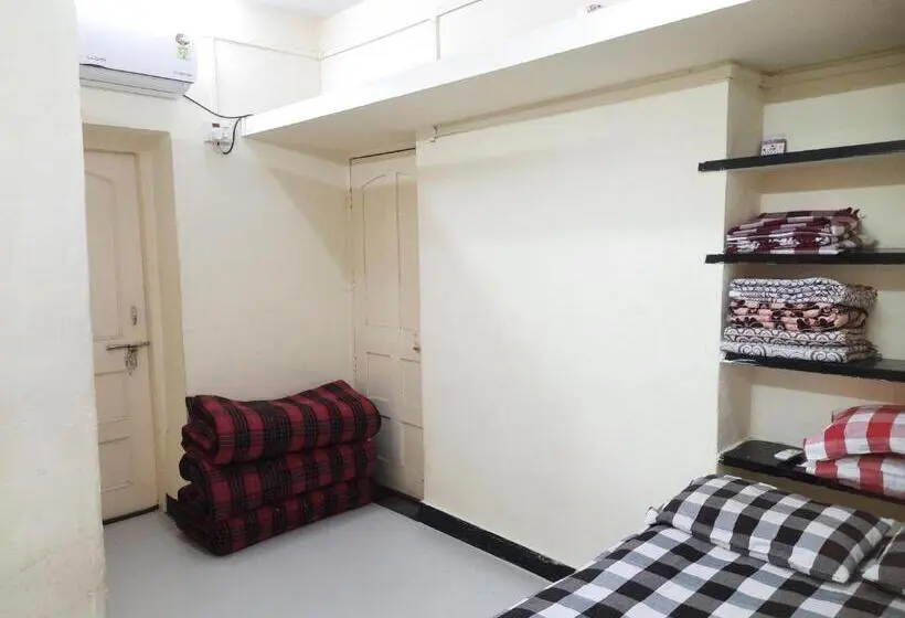 スタンダードルーム, Shriguru Guest House Akkalkot