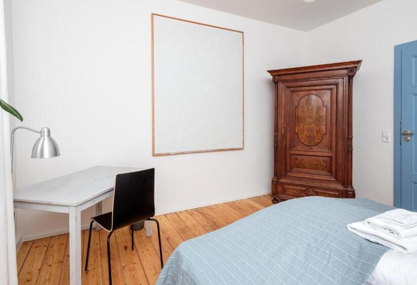 带共用浴室的标准房间, Künstlerzimmer Im Kulturhaus Häselburg