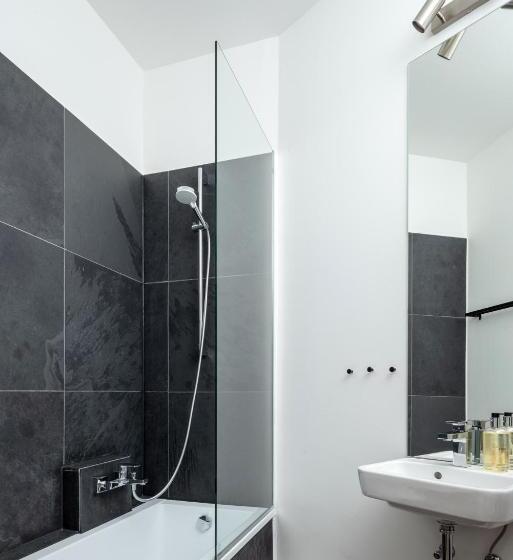 标准间, Künstlerzimmer Im Kulturhaus Häselburg