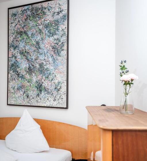 标准间, Künstlerzimmer Im Kulturhaus Häselburg