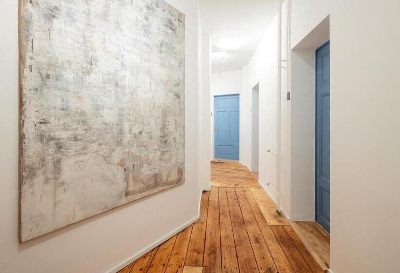 带大床的标准间, Künstlerzimmer Im Kulturhaus Häselburg