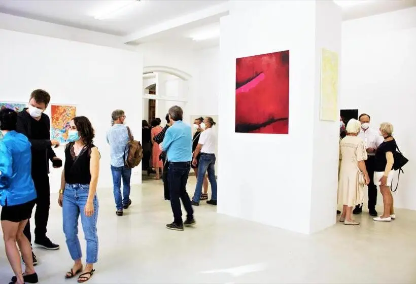 Deluxe-sviitti, Künstlerzimmer Im Kulturhaus Häselburg