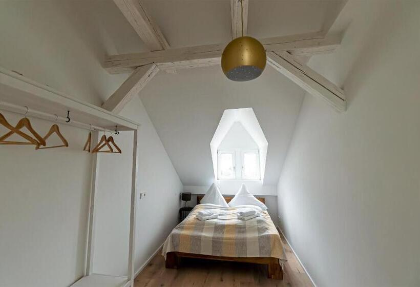 豪华套房, Künstlerzimmer Im Kulturhaus Häselburg