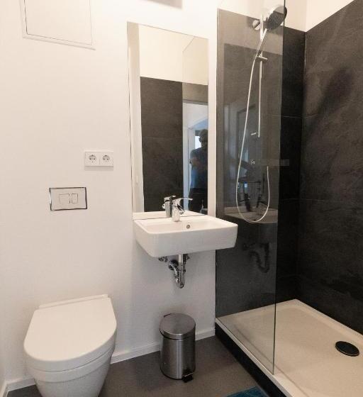 Люкс Deluxe Кровать Кинг, Künstlerzimmer Im Kulturhaus Häselburg