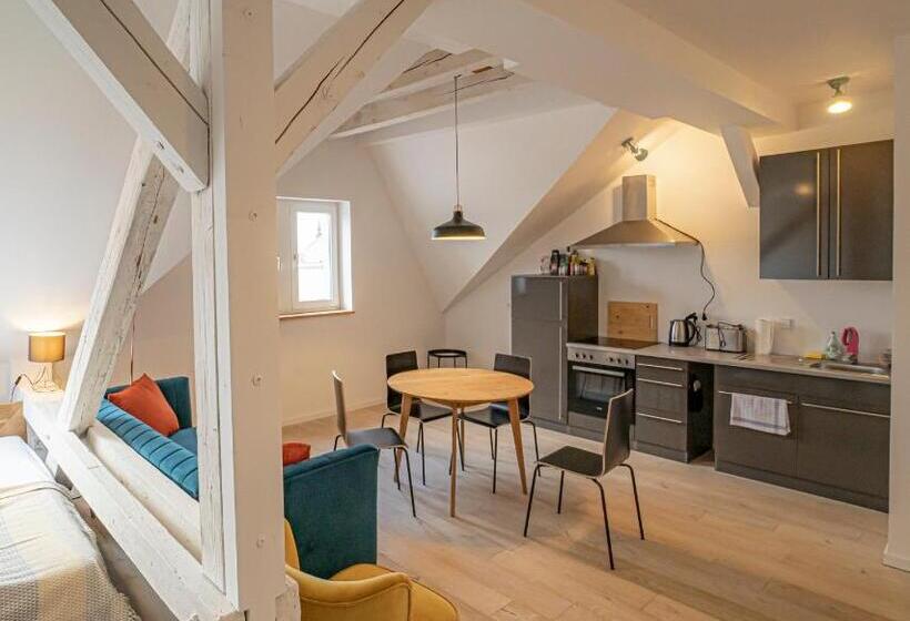 Люкс Deluxe Кровать Кинг, Künstlerzimmer Im Kulturhaus Häselburg
