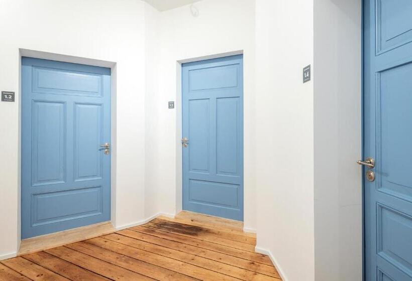 带大床的高级房间, Künstlerzimmer Im Kulturhaus Häselburg