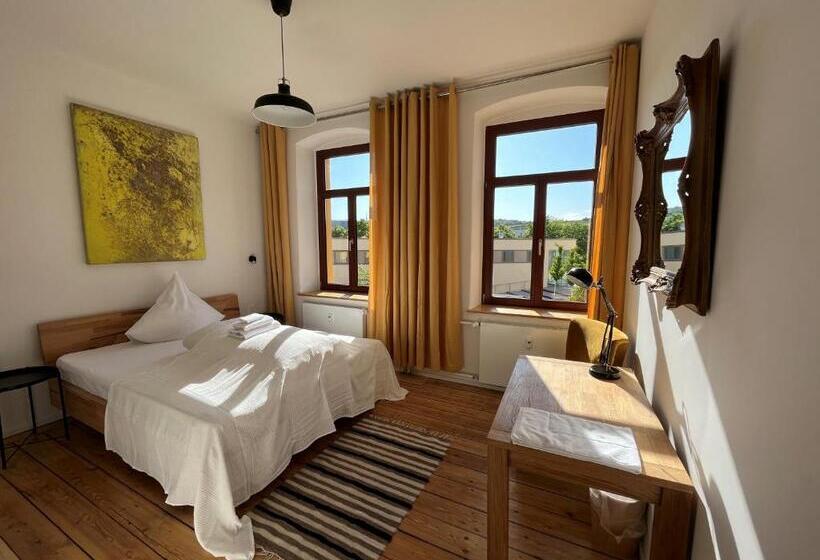 Стандартный Номер Кровать Кинг, Künstlerzimmer Im Kulturhaus Häselburg