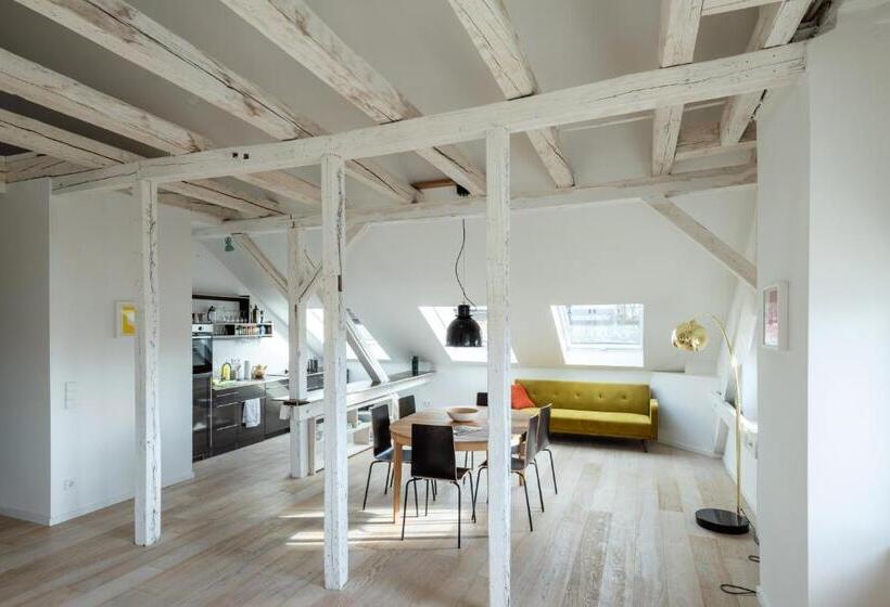 豪华套房, Künstlerzimmer Im Kulturhaus Häselburg