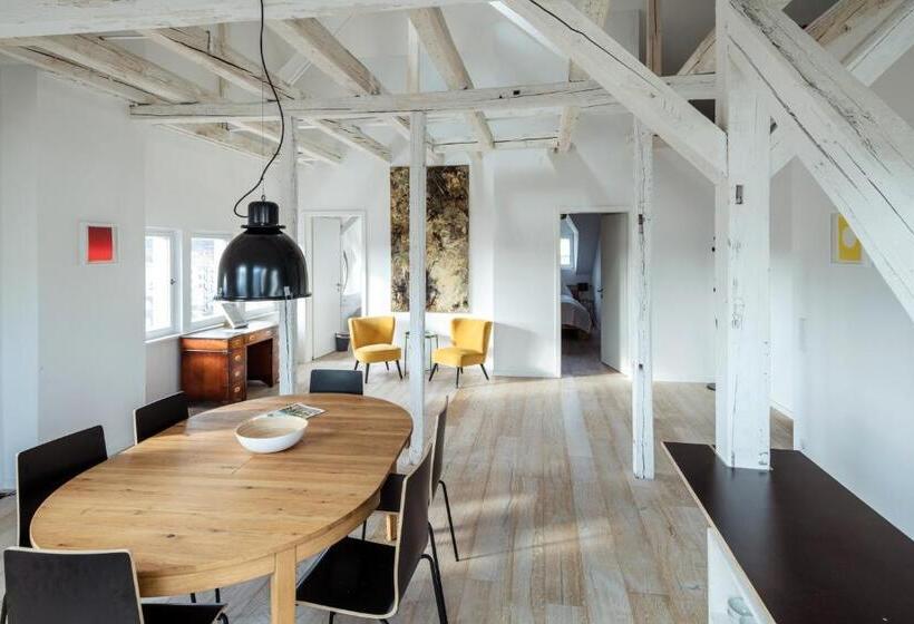 豪华套房, Künstlerzimmer Im Kulturhaus Häselburg