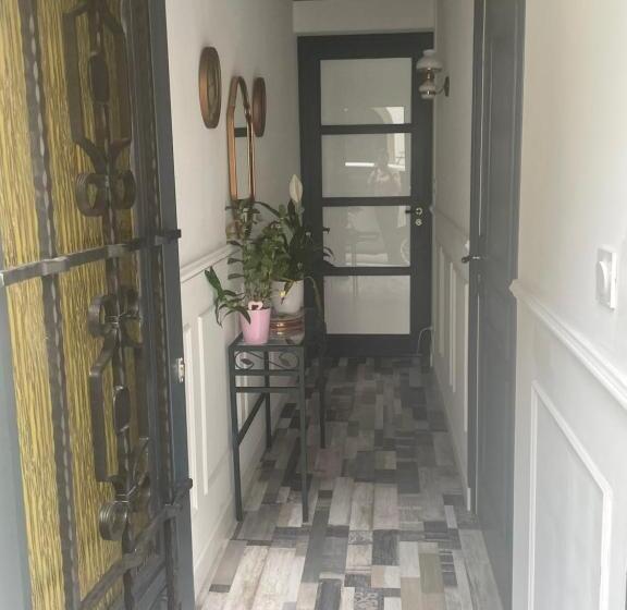 带按摩浴盆的套房, Lady Cosmopolite