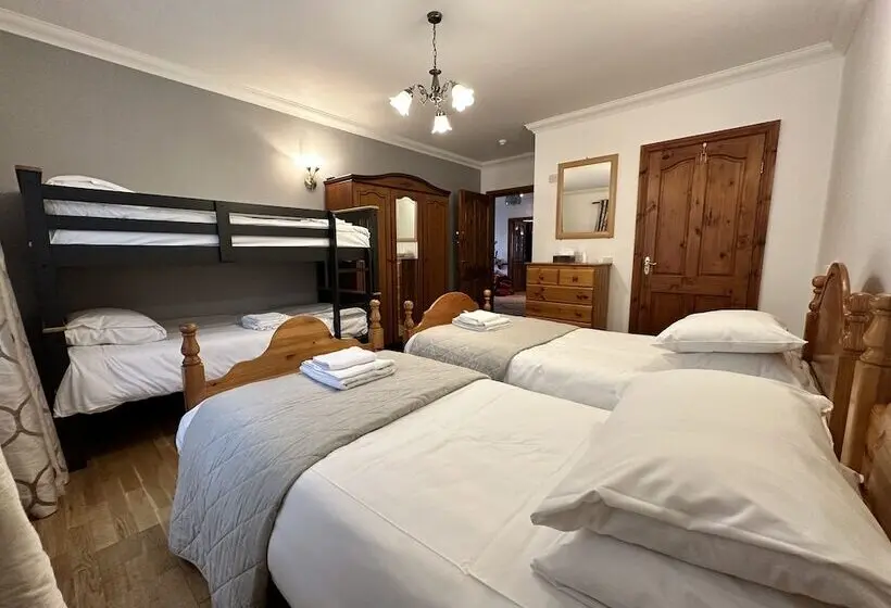 اتاق خانوادگی, Malahide Guest Rooms