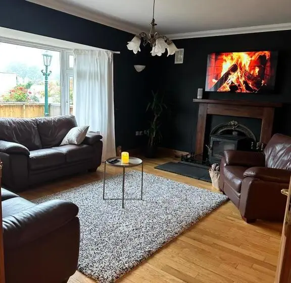 اتاق استاندارد سه نفره, Malahide Guest Rooms