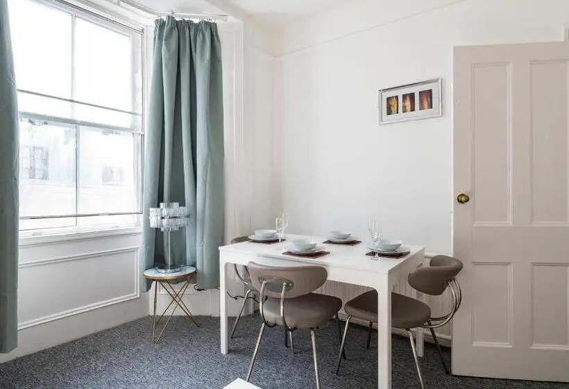 Standard Neljän Hengen Huone, Quality Stay Room
