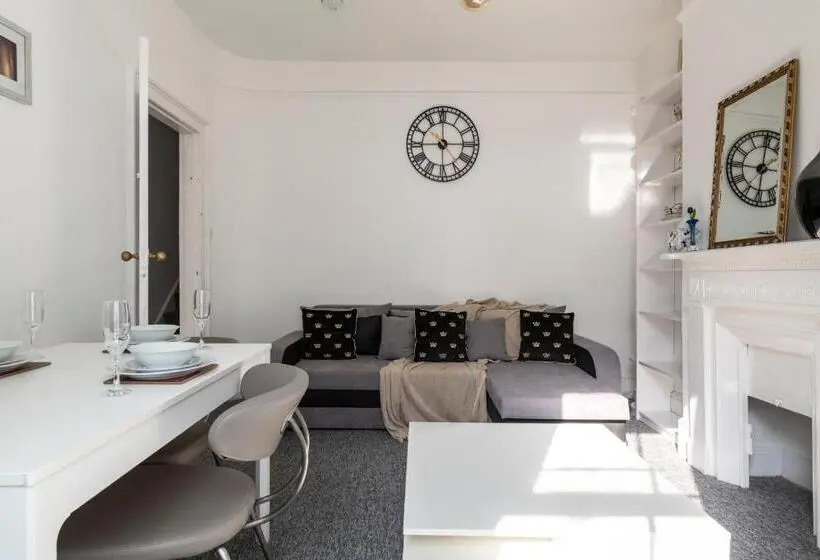 Standard Neljän Hengen Huone, Quality Stay Room