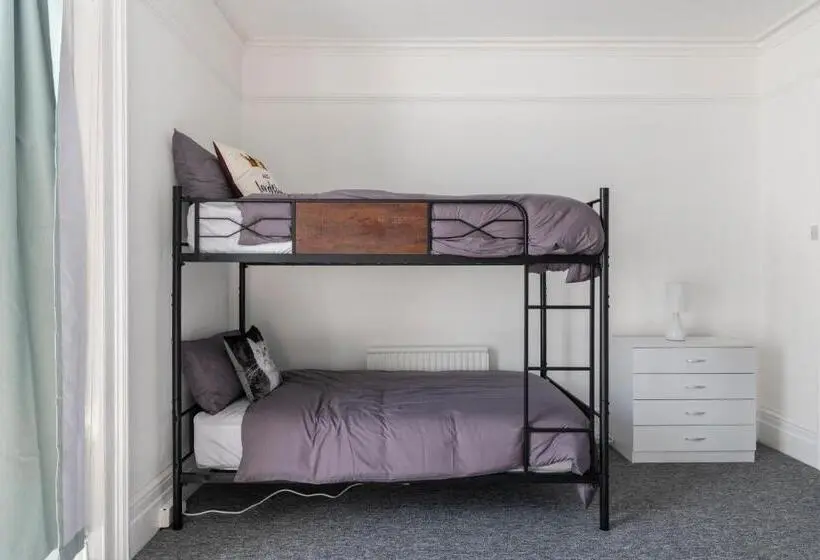 Standard Neljän Hengen Huone, Quality Stay Room
