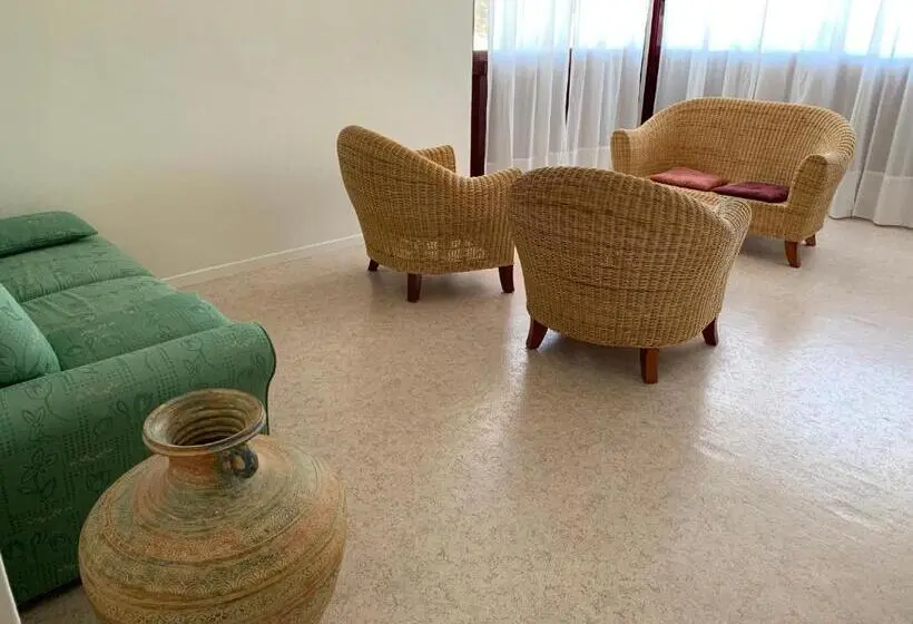 اتاق خانوادگی, G&d Winter Home