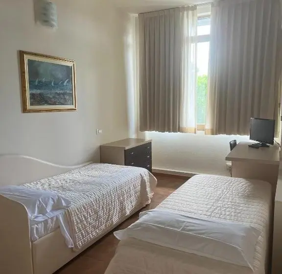 اتاق لوکس, G&d Winter Home