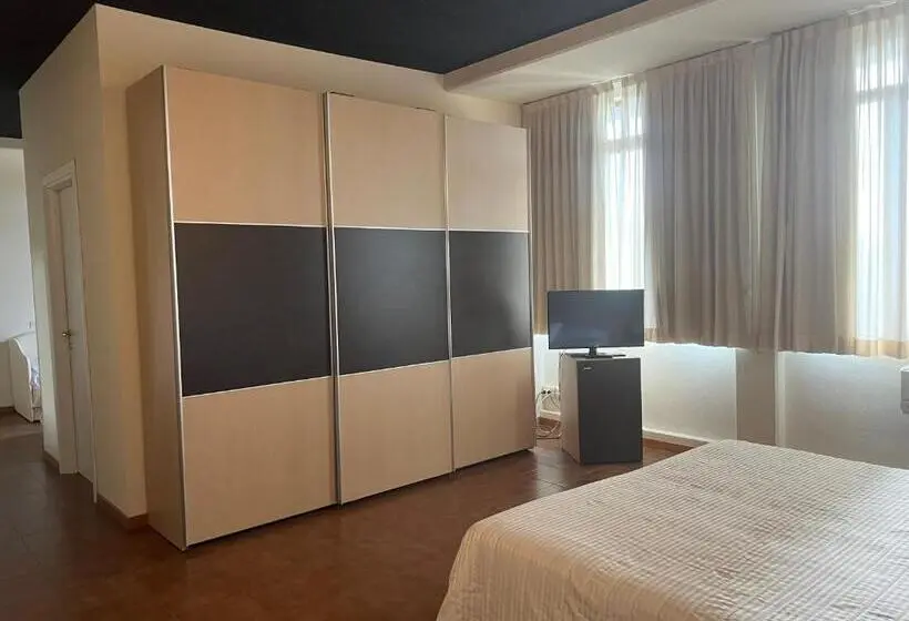 اتاق لوکس, G&d Winter Home