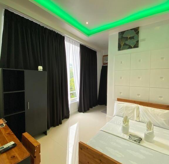 اتاق لوکس, The Marc Vannelli Oslob