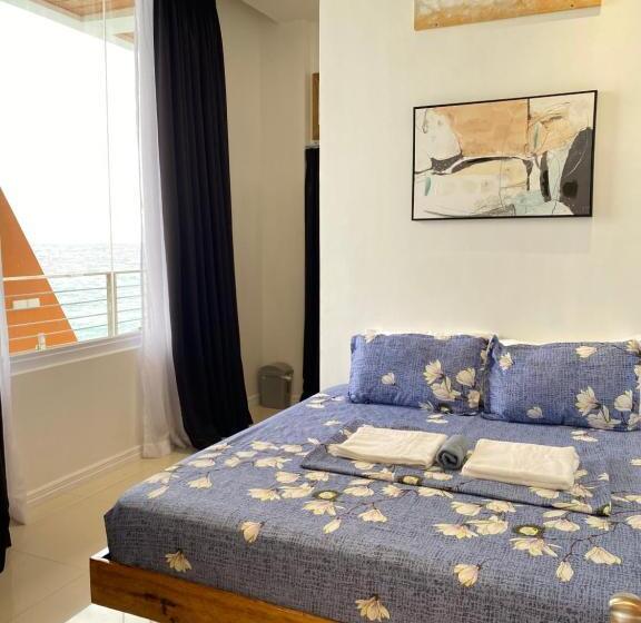 Deluxe Suite King Bed, The Marc Vannelli Oslob