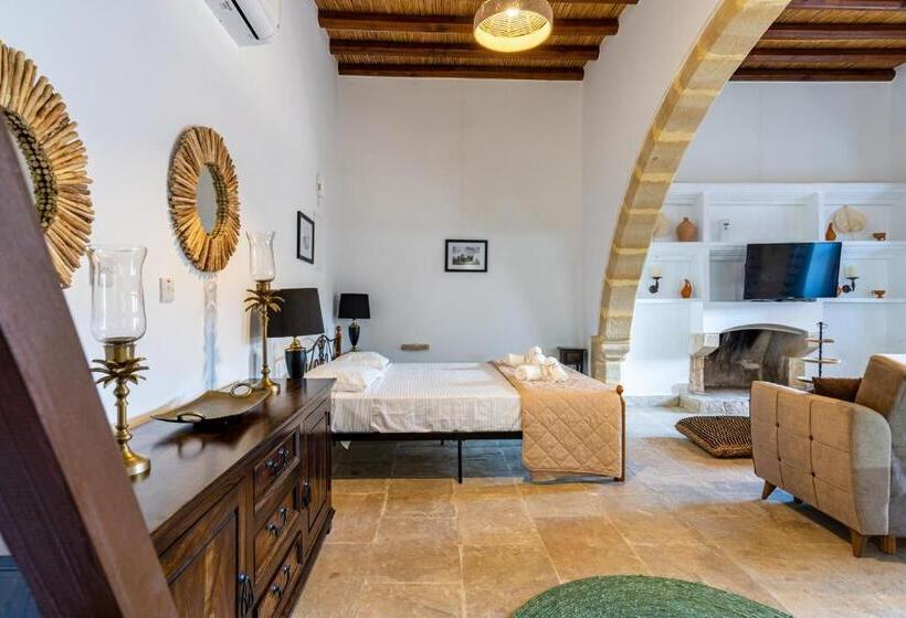 패밀리 스위트, Stone Court Boutique Studios