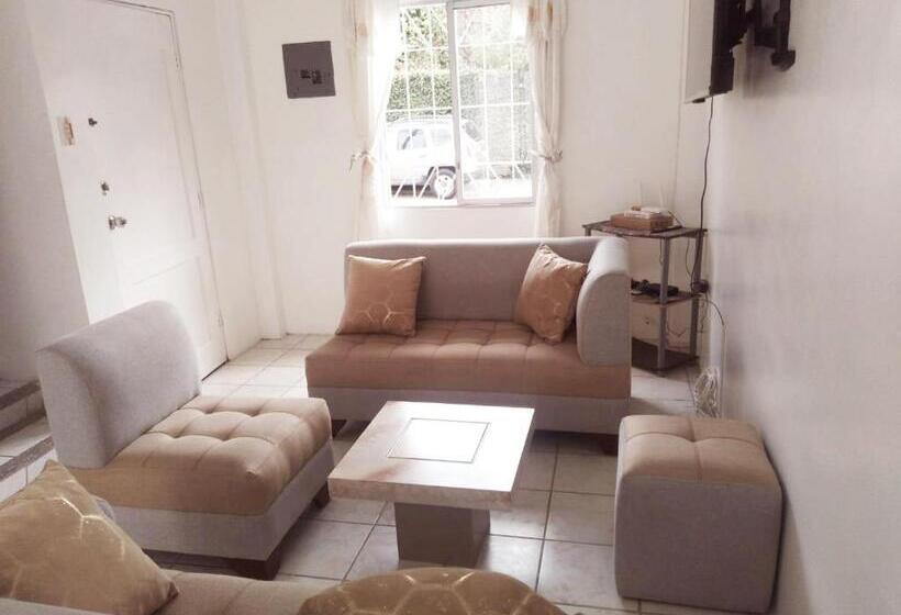 דירת חדר, Villa Mivana