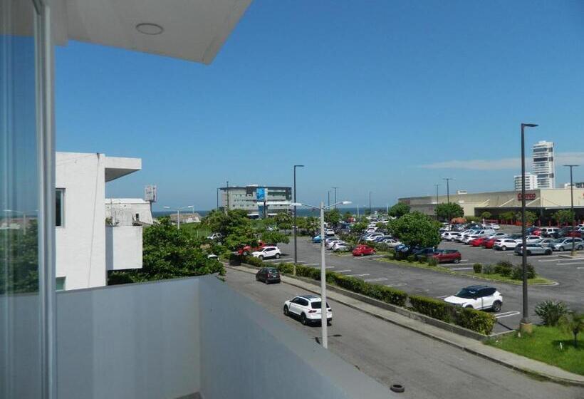 발코니가 있는 스위트, Acl Suites