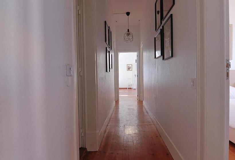 חדר משפחתי, Vila Olivença