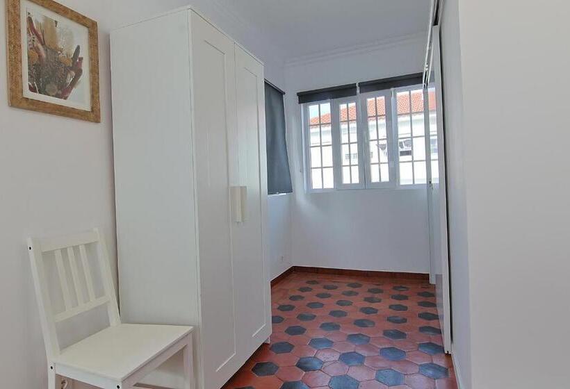 חדר משפחתי, Vila Olivença