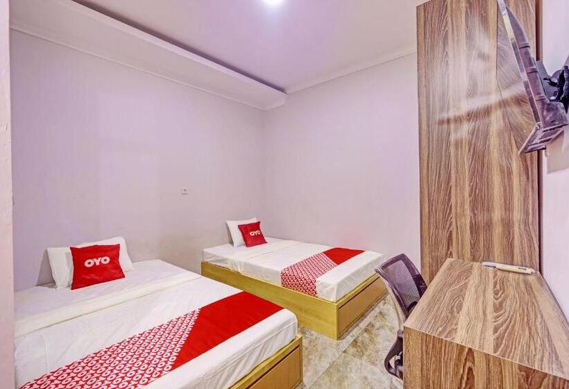 Номер Deluxe, D Twinz House Syariah Redpartner