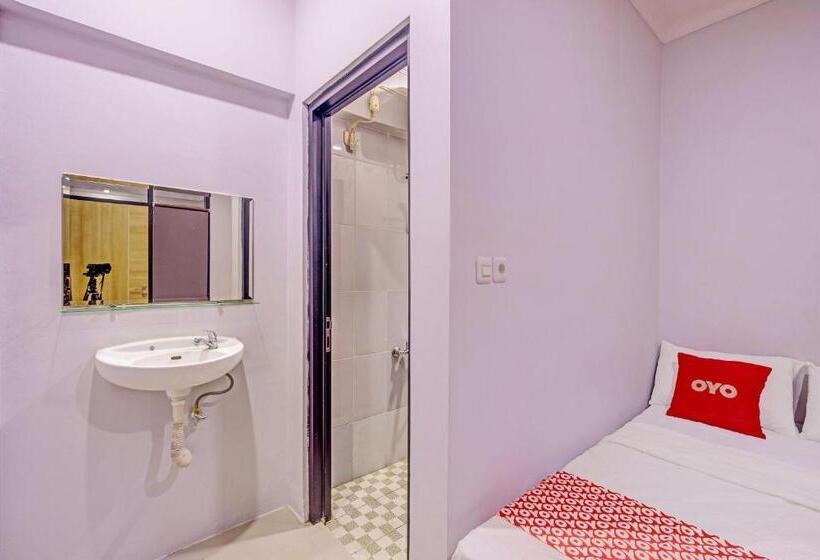 Номер Deluxe, D Twinz House Syariah Redpartner
