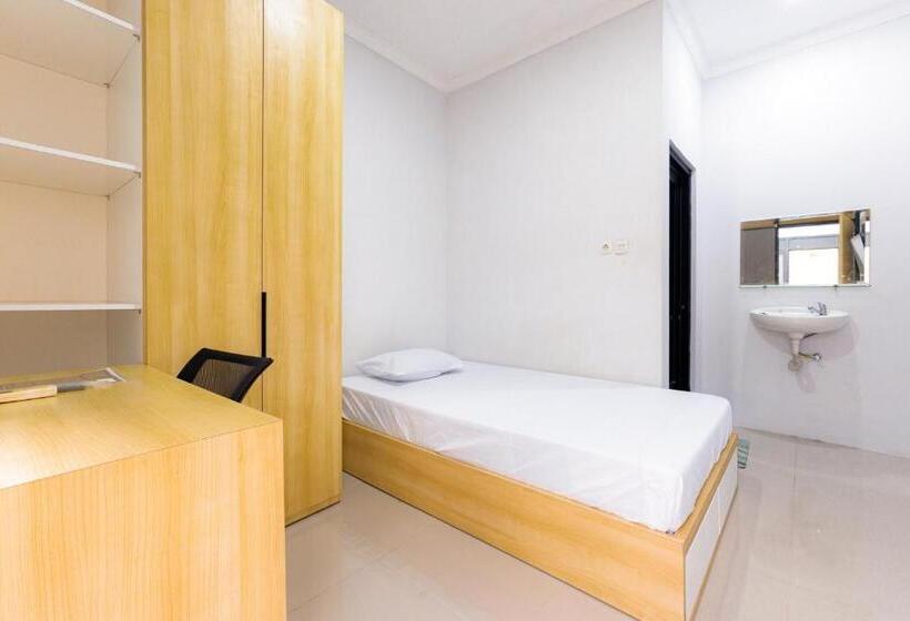 标准间, D Twinz House Syariah Redpartner