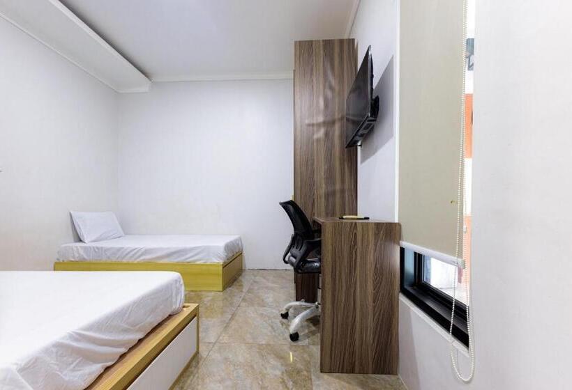 Номер Deluxe, D Twinz House Syariah Redpartner