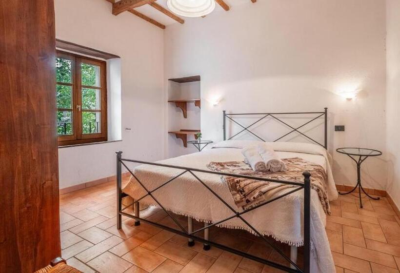 דירת חדר סופריור, Girasole