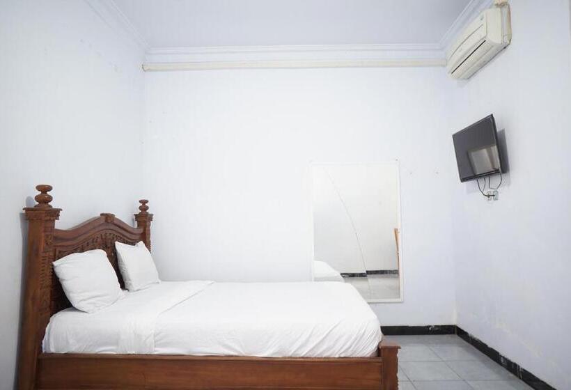 חדר דלוקס, Oyo Life 92886 Rumah Nyaman Radhika 2 Syariah